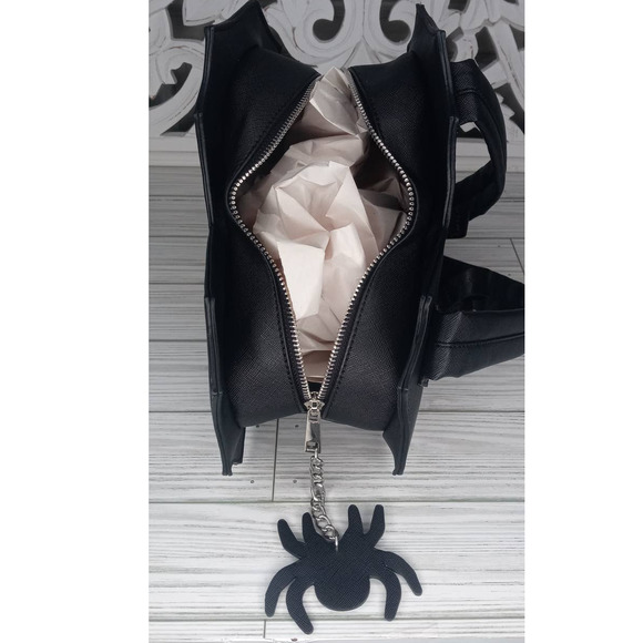 Mad Engine Halloween Spider Web Heart Backpack Purse - New - Picture 9 of 9